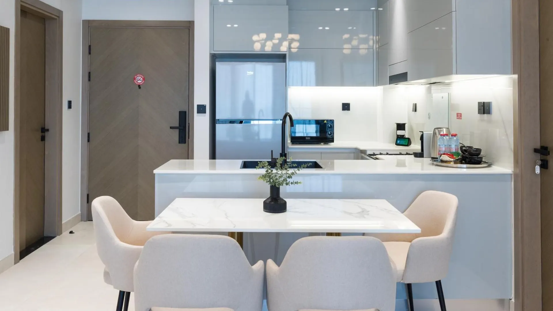 Keyrock Living - Binghatti Canal Premium Stay 두바이 아랍에미리트