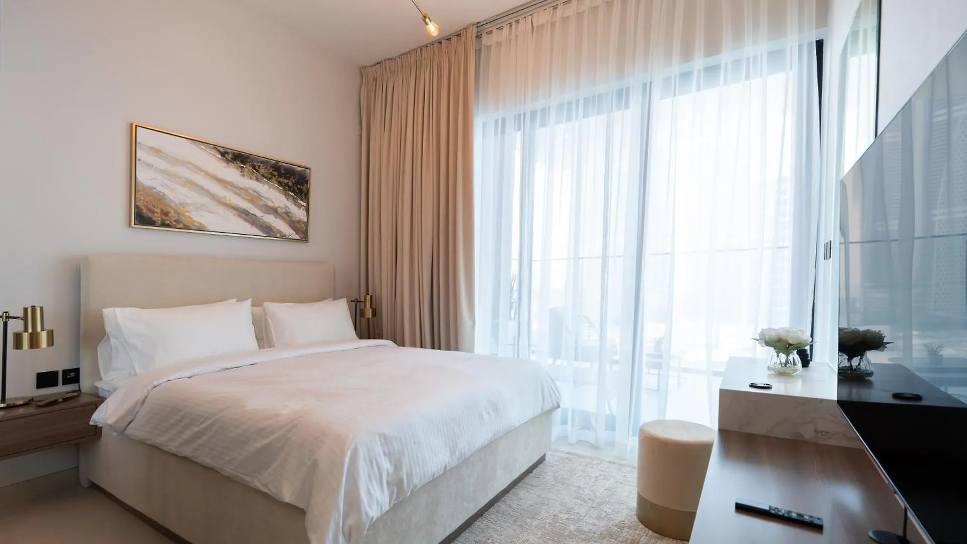 Keyrock Living - Binghatti Canal Premium Stay Dubai Apartment
